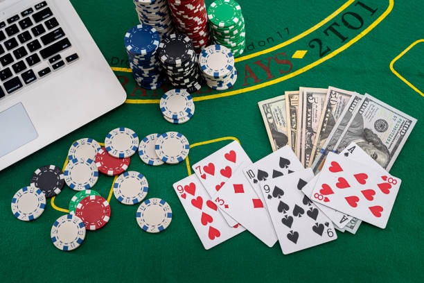 Texas Hold'em Bonus live dealer table on 888slot showing community cards and betting interface