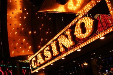 Live Three Card Poker dealer table at 888slot casino
